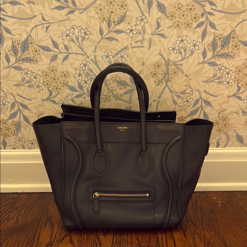 CELINE Medium Phantom Luggage Black Tote